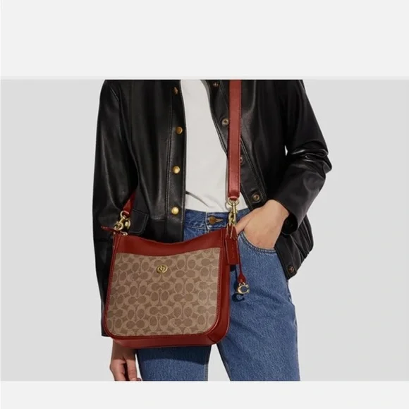 NEW Coach Chaise Crossbody Bag In Signature Canvas C8487 - Picture 3 of 4